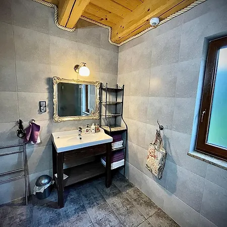 1544 Orman Evi *